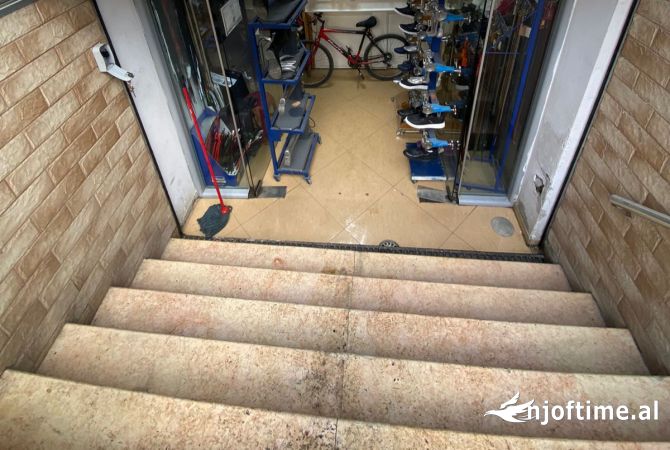 Ambient biznesi ne shitje 1+1 ne Tirane - 240,000 Euro
