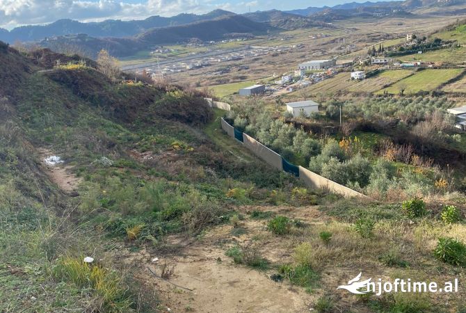 Truall ose Toke  ne Tirane - 350,000 Euro