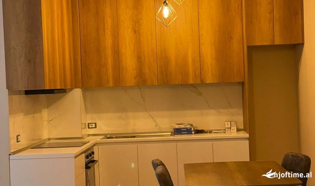 Shtepi me qera Apartament ne Tirane, 2+1, Mobilimi E mobiluar, Pagesa 600  Euro.