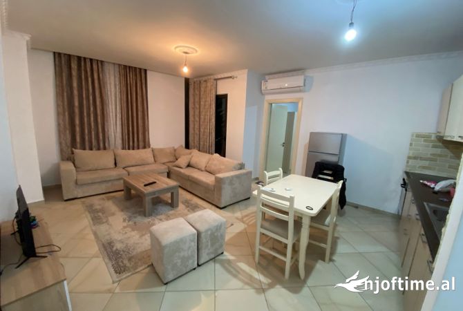 Shtepi me qera 2+1 ne Tirane - 450 Euro