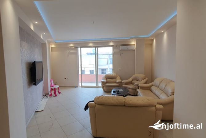 Shtepi me qera 2+1 ne Tirane - 500 Euro