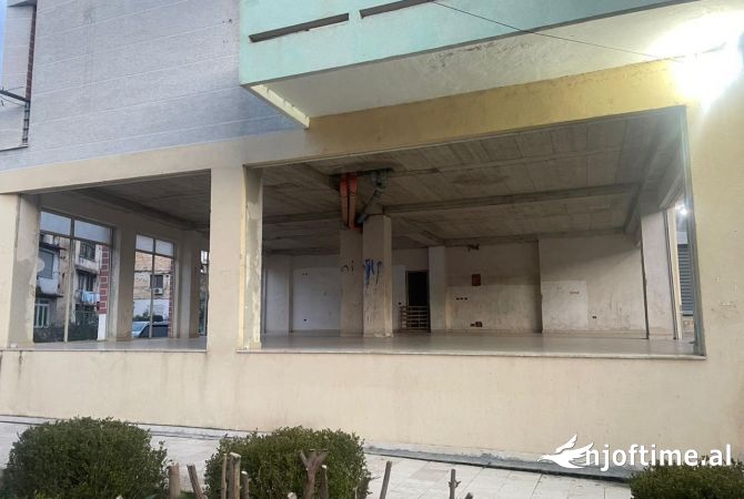 Ambient biznesi ne shitje 1+1 ne Tirane - 244,800 Euro