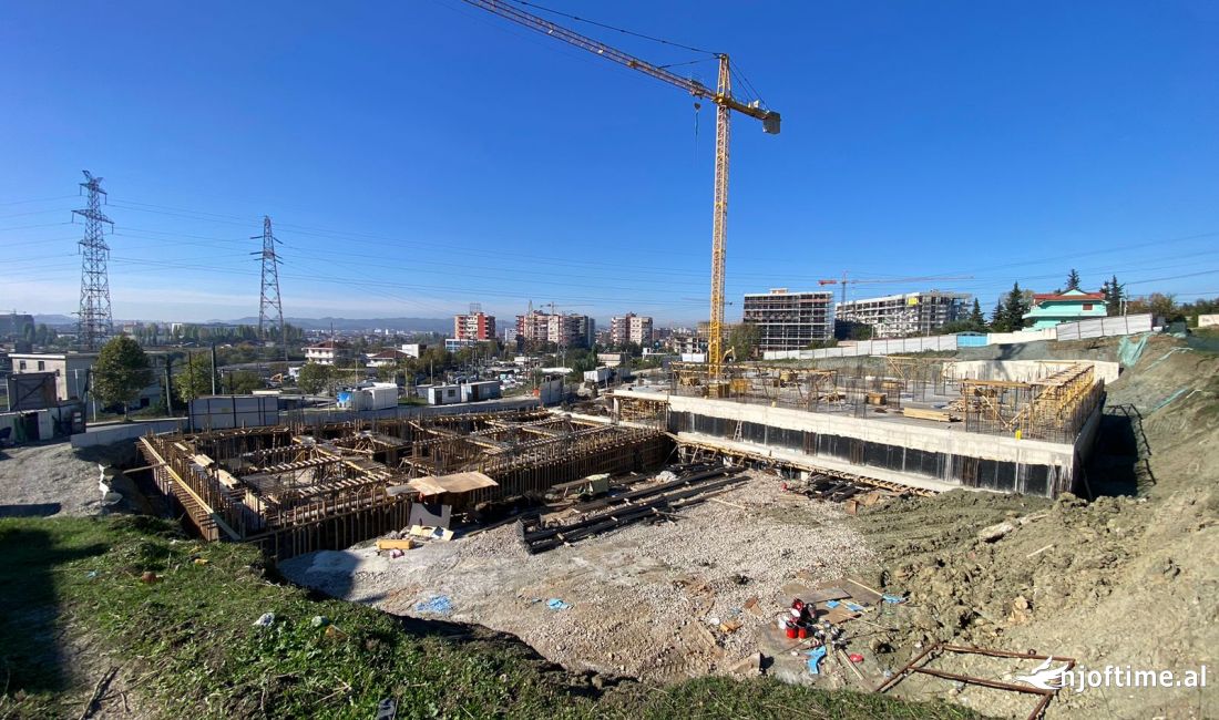 Shtepi ne shitje Apartament ne Tirane, Garsoniere, Mobilimi Bosh, pa mobiluar, Pagesa 53,300  Euro.