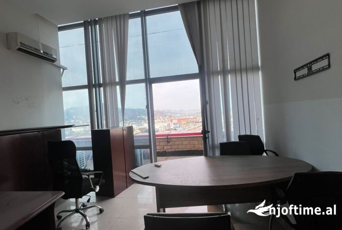 Ambient biznesi ne shitje 4+1 ne Tirane - 3,000 Euro