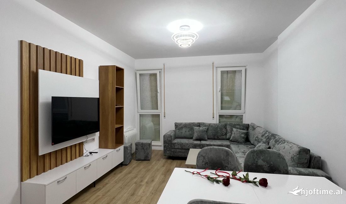 Shtepi me qera Apartament ne Tirane, 2+1, Mobilimi E mobiluar, Pagesa 450  Euro.
