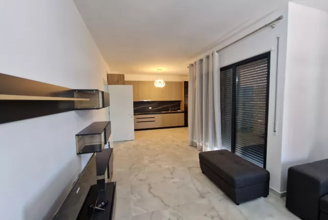 Shtepi me qera 2+1 ne Tirane - 600 Euro
