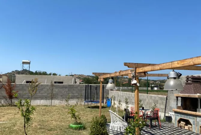 Shtepi ne shitje Apartament ne Tirane, 4+1, Mobilimi E mobiluar, Pagesa 350,000  Euro.