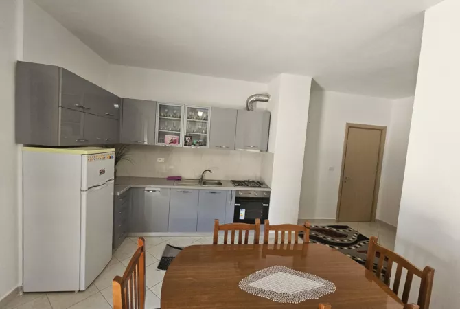 Shtepi me qera 2+1 ne Tirane - 350 Euro