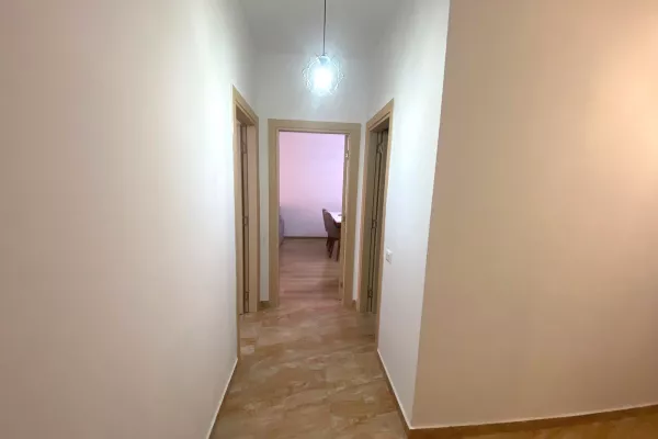 Shtepi me qera Apartament ne Tirane, 2+1, Mobilimi E mobiluar, Pagesa 700  Euro.