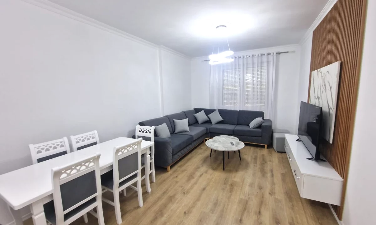 Shtepi me qera Apartament ne Tirane, 2+1, Mobilimi E mobiluar, Pagesa 450  Euro.