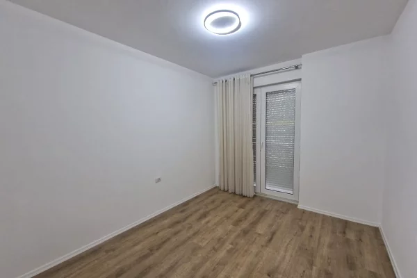 Shtepi me qera Apartament ne Tirane, 2+1, Mobilimi E mobiluar, Pagesa 450  Euro.