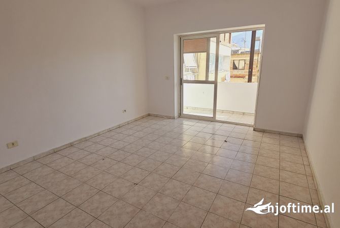 Shtepi ne shitje 2+1 ne Tirane - 135,000 Euro