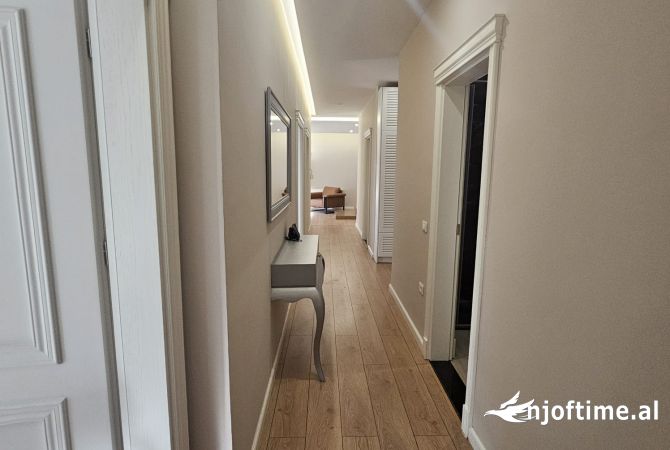 Shtepi me qera 4+1 ne Tirane - 1,300 Euro