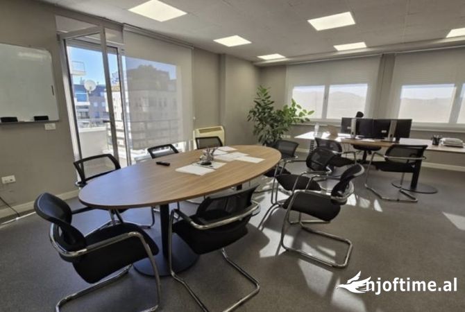 Ambient biznesi me qera 3+1 ne Tirane - 3,290 Euro