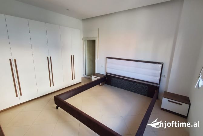 Shtepi me qera 2+1 ne Tirane - 700 Euro