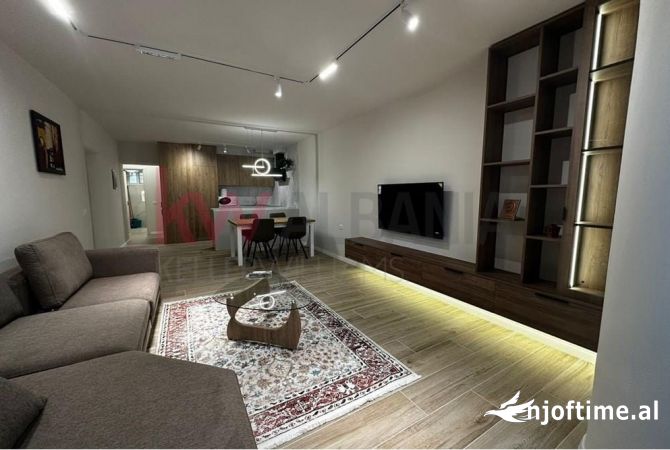 Shtepi me qera 2+1 ne Tirane - 650 Euro
