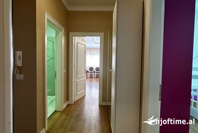 Shtepi me qera 2+1 ne Tirane - 950 Euro