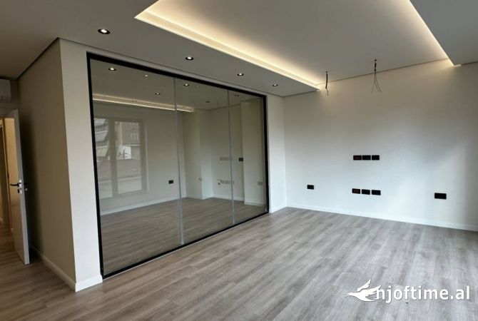 Ambient biznesi me qera 1+1 ne Tirane - 1,500 Euro