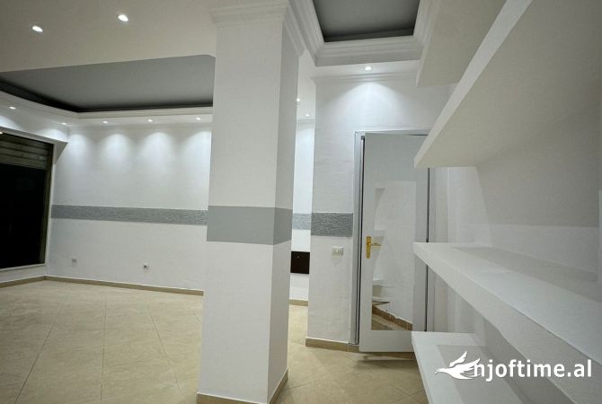 Ambient biznesi me qera 3+1 ne Tirane - 500 Euro