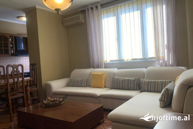 Shtepi me qera 3+1 ne Tirane - 700 Euro