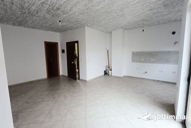 Shitet Apartament 2+1+2ne Ali Dem  