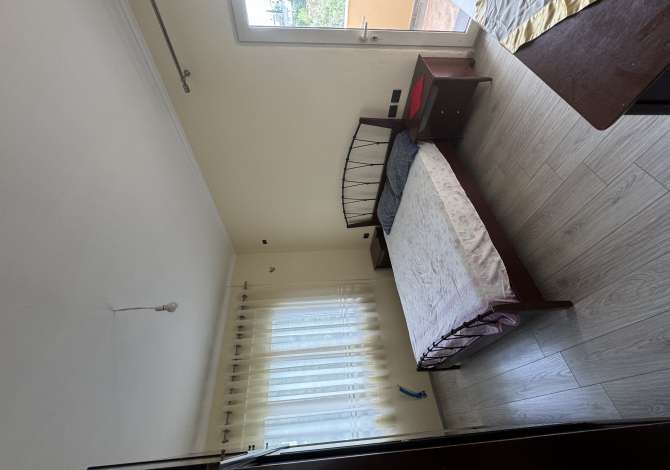 Shtepi me qera Apartament ne Tirane, 2+1, Mobilimi E mobiluar, Pagesa 350  Euro.