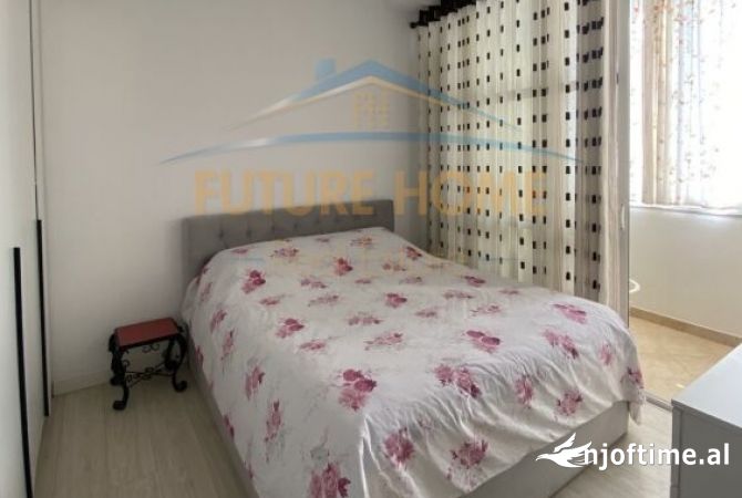 Shtepi ne shitje Apartament ne Tirane, 2+1, Mobilimi E mobiluar, Pagesa 120,000  Euro.