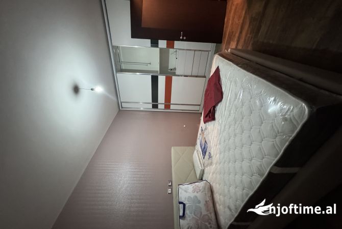 Shtepi me qera Apartament ne Tirane, 2+1, Mobilimi E mobiluar, Pagesa 500  Euro.