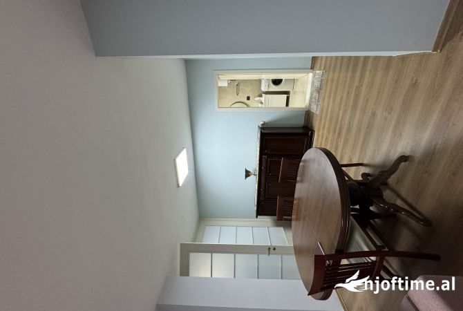 Shtepi me qera 2+1 ne Tirane - 800 Euro