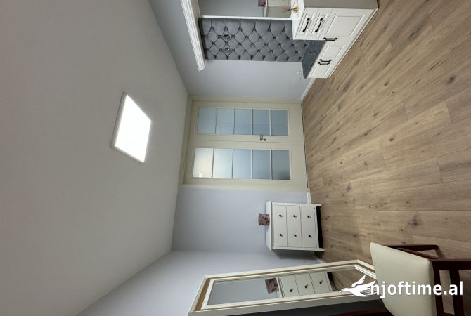 Shtepi me qera Apartament ne Tirane, 2+1, Mobilimi E mobiluar, Pagesa 800  Euro.