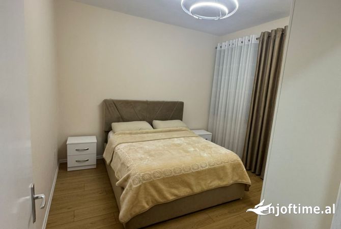 Shtepi me qera Apartament ne Tirane, 1+1, Mobilimi E mobiluar, Pagesa 420  Euro.