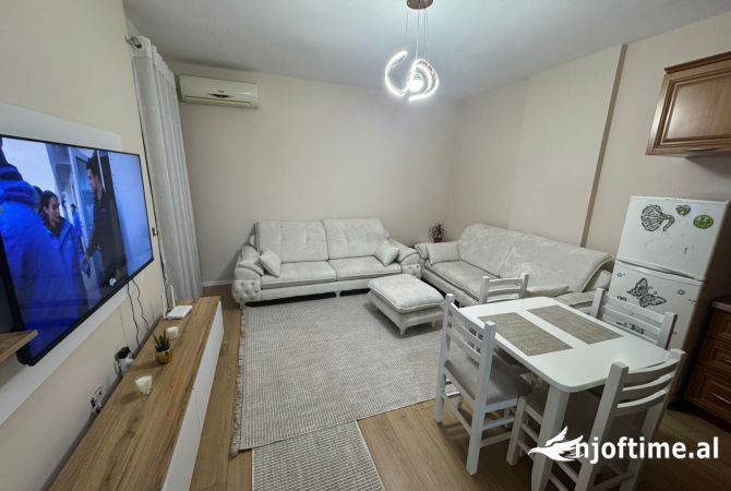 Shtepi me qera 1+1 ne Tirane - 420 Euro