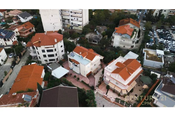 House for Rent 3+1 in Tirana - 5,000 Euro