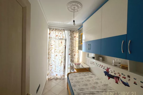 Shtepi ne shitje Apartament ne Tirane, 2+1, Mobilimi E mobiluar, Pagesa 130,000  Euro.