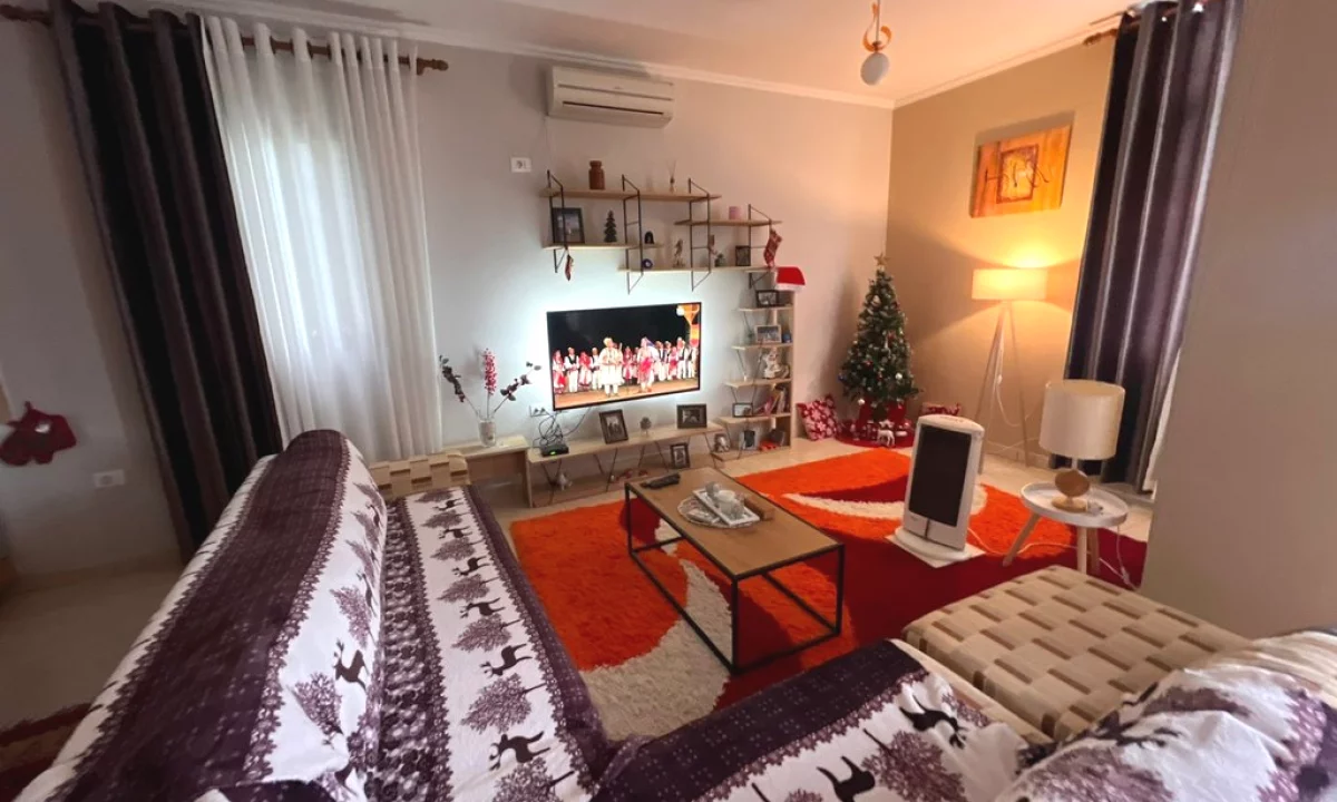 Shtepi me qera Apartament ne Tirane, 2+1, Mobilimi E mobiluar, Pagesa 550  Euro.