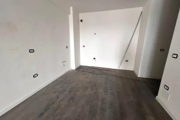 Apartment for sale in Tirana 2+1, Emty