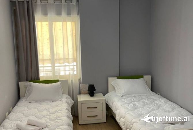 Shtepi ne shitje Apartament ne Tirane, 2+1, Mobilimi E mobiluar, Pagesa 133,000  Euro.