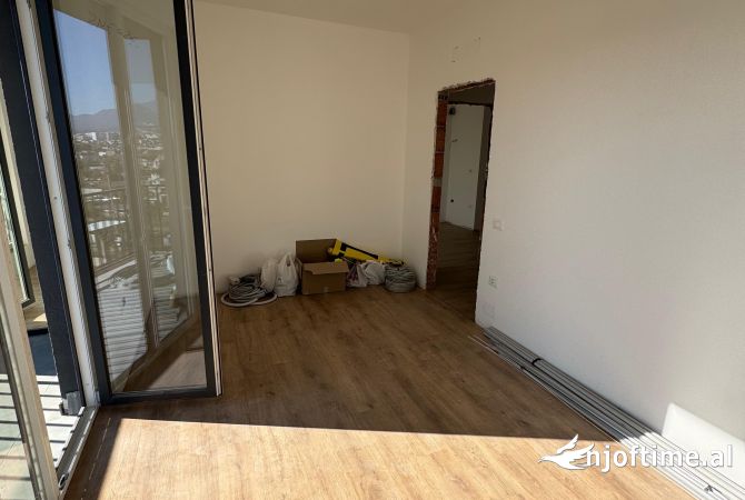 Shtepi ne shitje Apartament ne Tirane, 2+1, Mobilimi Pjeserisht e mobiluar, Pagesa 120,000  Euro.