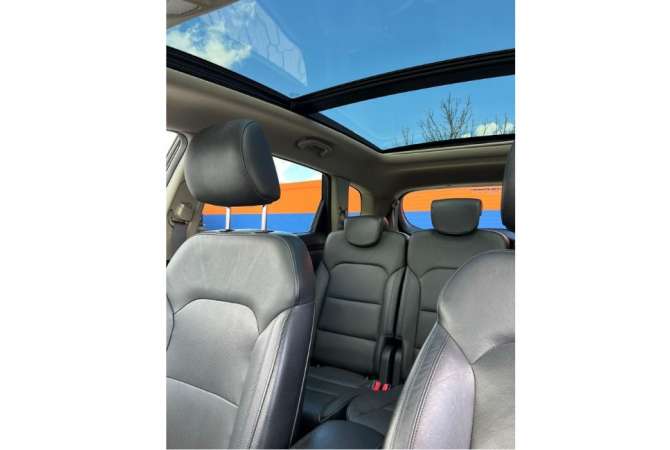 Jepet makine KIA 6+1 me qera duhe filluar nga 50 euro dita