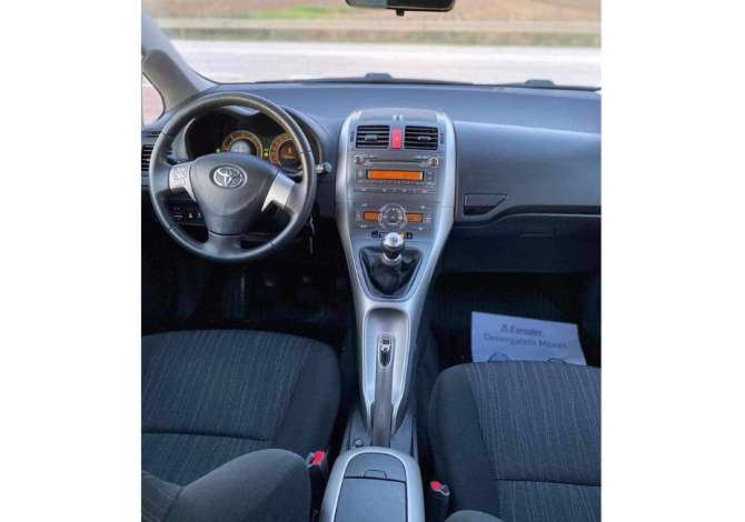 Jepet me qera Toyota auris duke filluar nga 35 euro ne dite