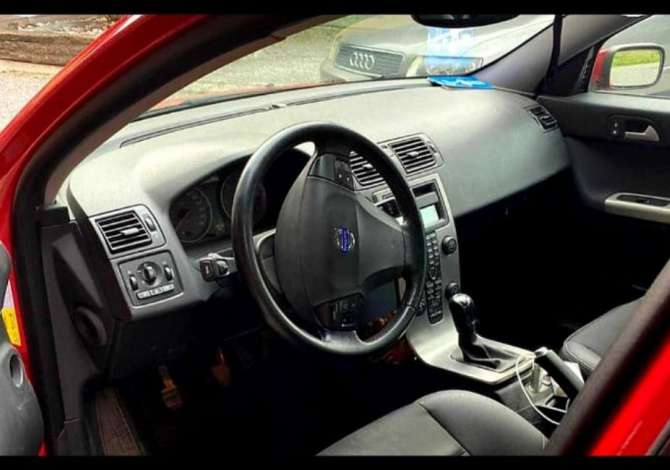 Jepet Makine me Volvo S40  duke nisur nga 29 euro dita