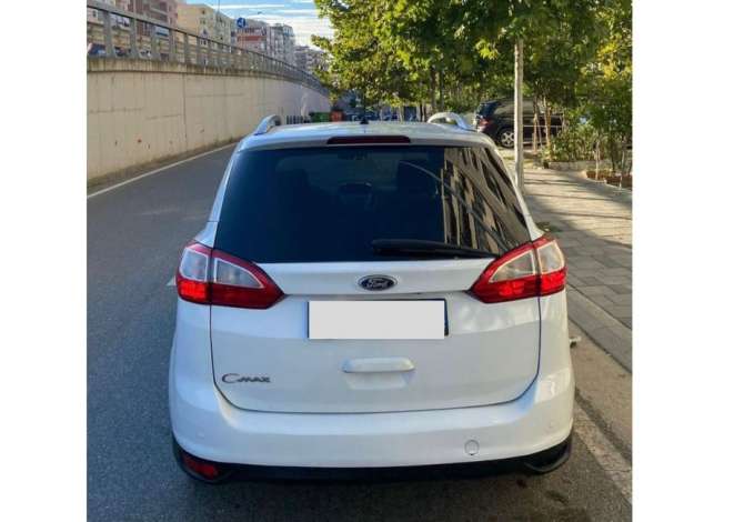 Makina me qera ne Tirane - 35 Euro
