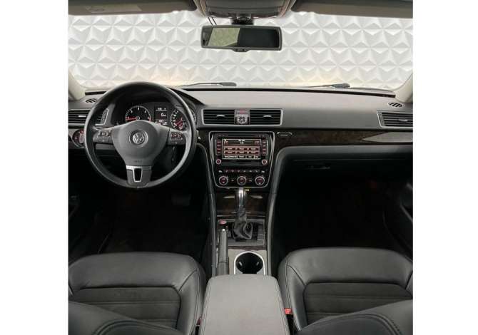 Jepet me qera makina Volkswagen Passat per 35 euro dita.