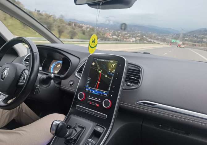 Jepet me qera makina Reno Scenic per 35 euro dita 