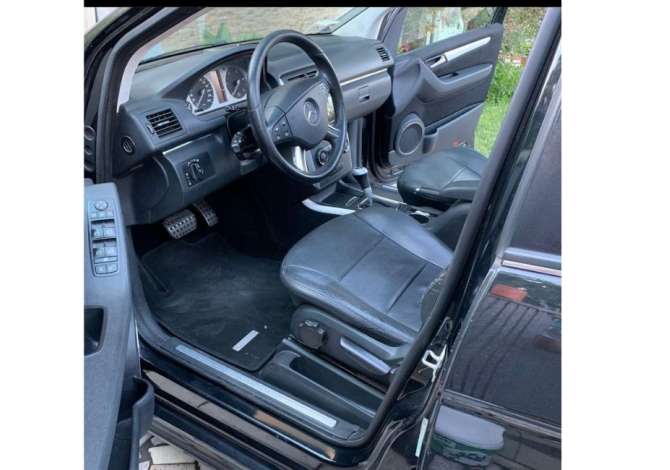 Jepet me qera makina Mercedes Benz B Class per 27 euro dita