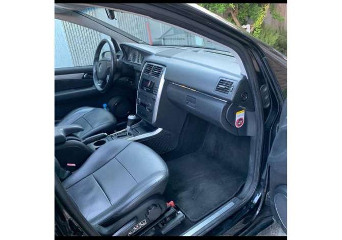 Jepet me qera makina Mercedes Benz B Class per 27 euro dita