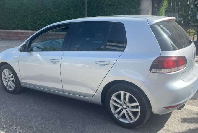 Jepet me qera Makina Volkswagen Golf 6+ per 35 euro dita