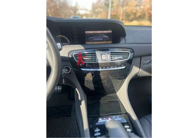 Jepet me qera makina  CL 63 AMG per 270 euro dita 