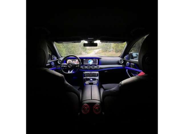 Jepet me qera makina Mercedes Benz E 220 duke filluar nga 280 euro 