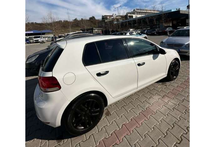 Noleggio Auto  a Tirana - 33 Euro